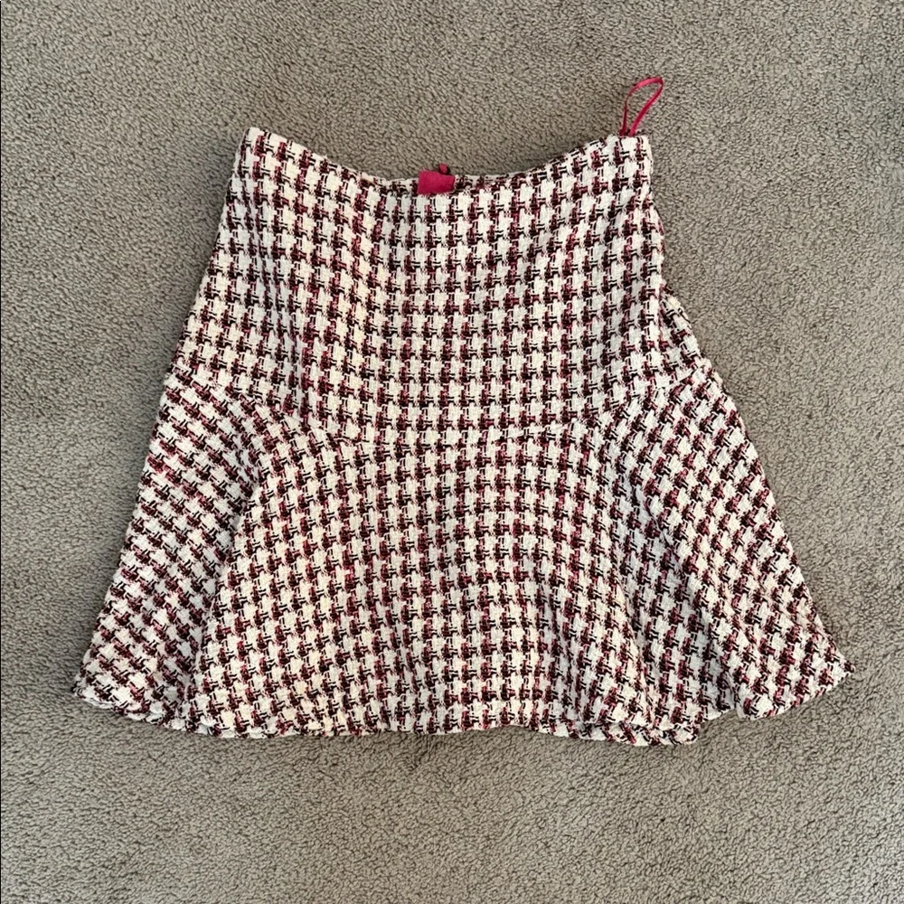 Maeve Anthropologie Houndstooth Tweed Flared Mini Skirt in Ivory and Pink